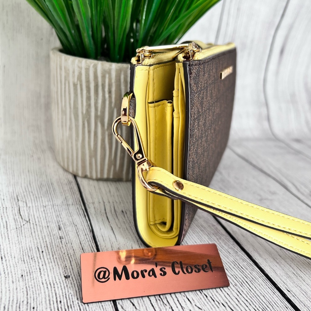 Michael Kors Wallet - Picture 8 of 9